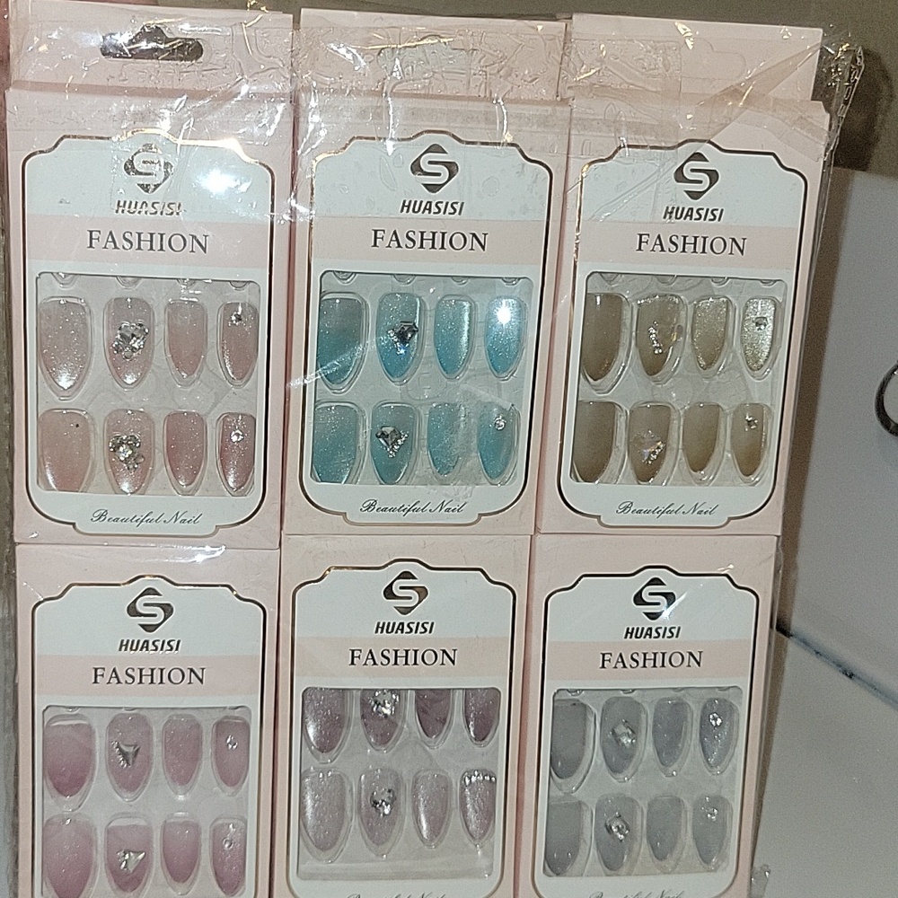 12 Pack Cat Eye Fashion Press-On Nail Set - Assorted Colors